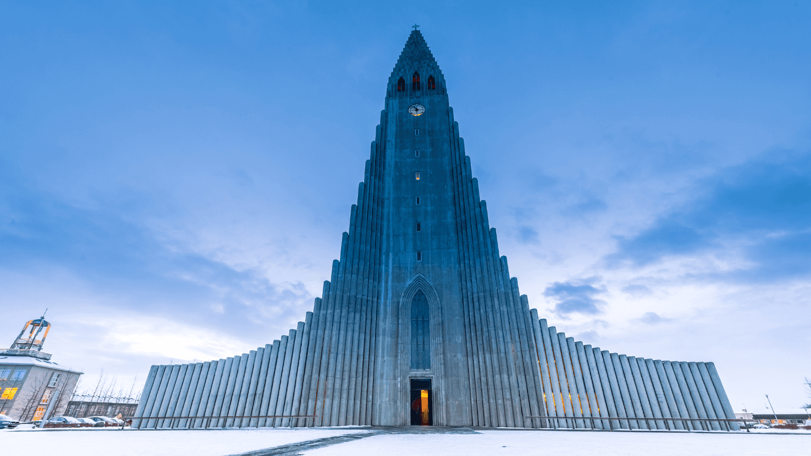Hallgrimskirkja chuch in Reykjavik during winter.