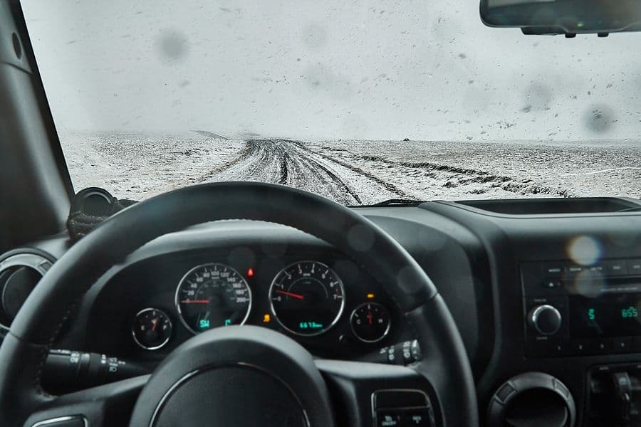 Iceland Driving Laws: From Speed Limits to Off-Roading