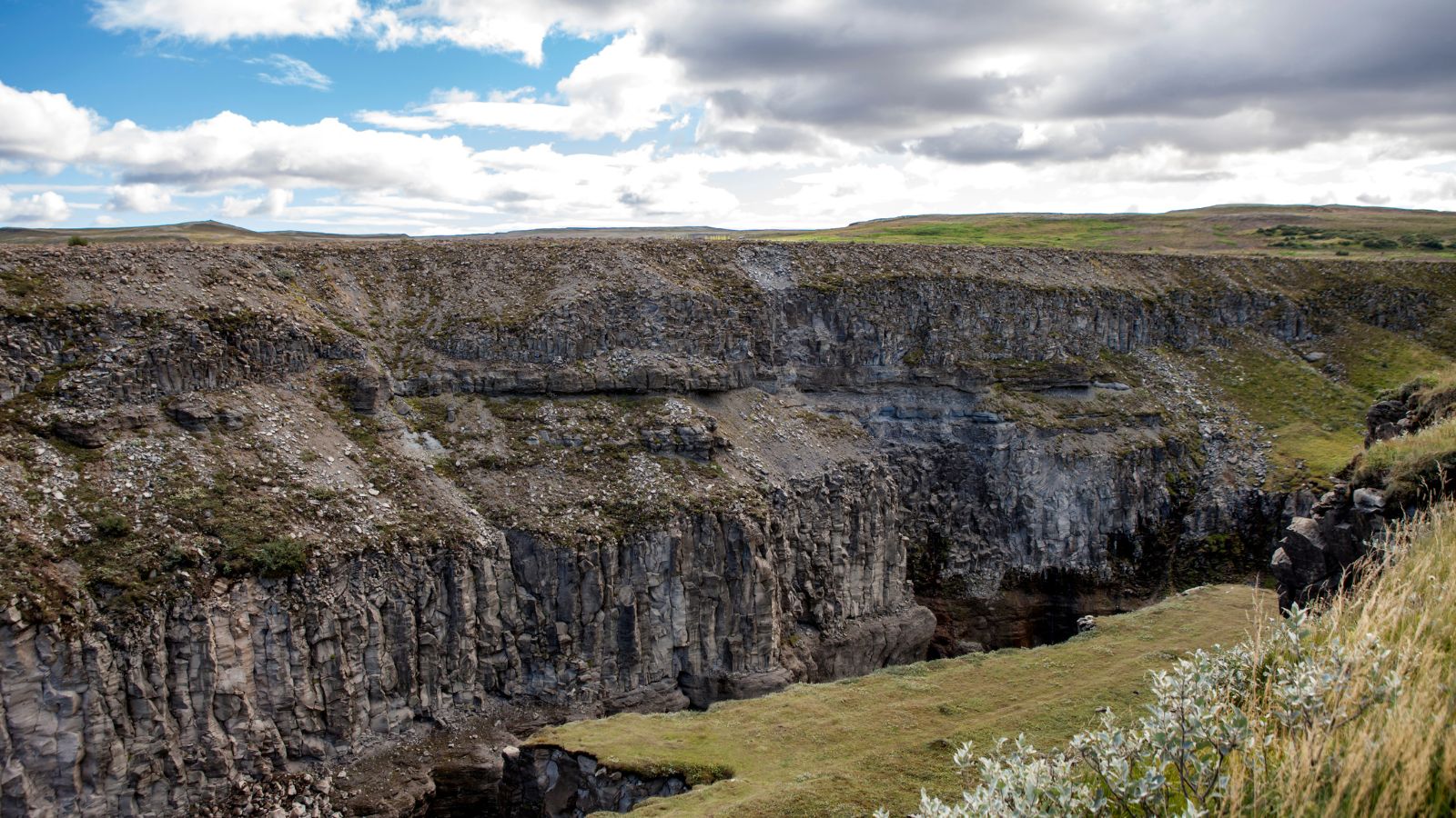 Almannagja Gorge tectonic plate site, Iceland.