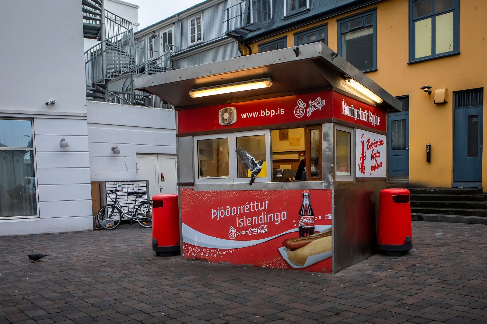 Baejarins Beztu Pylsur, a famous hotdog stand in Reykjavík downtown.