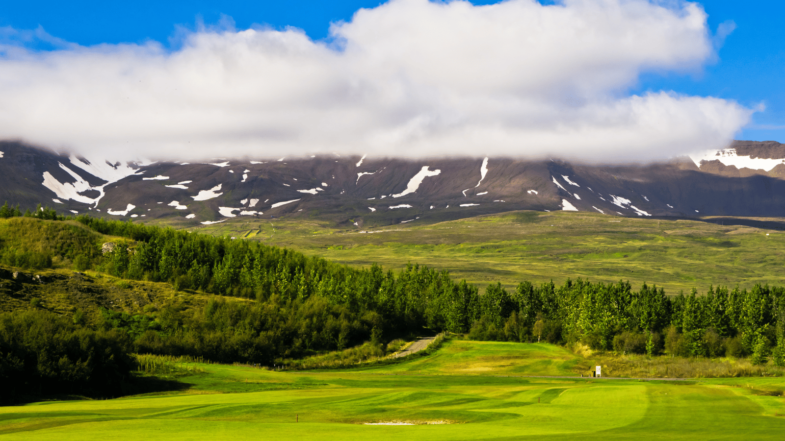 Sunny day at a golf course in Akureyri.