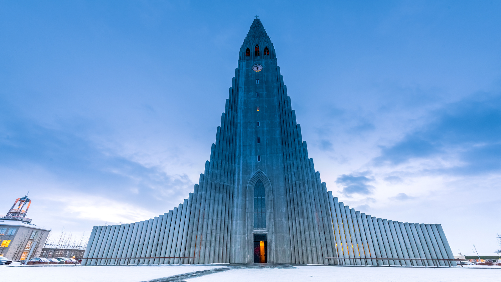 Hallgrímskirkja church in Reykjavik in the snow.